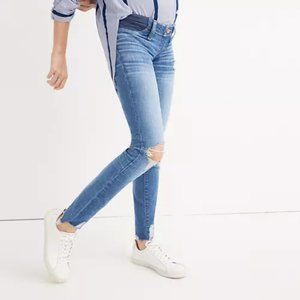 Madewell Maternity Skinny Jeans: Knee-Rip Edition